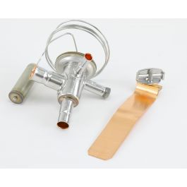 Danfoss 068U2185 Thermostatic Expansion Valve (TXV) R404A 6-Tube 3/8" x 1/2"