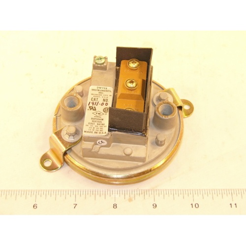 Dwyer 1911-00 Low Differential Pressure Switch, SPDT, Without Conduit