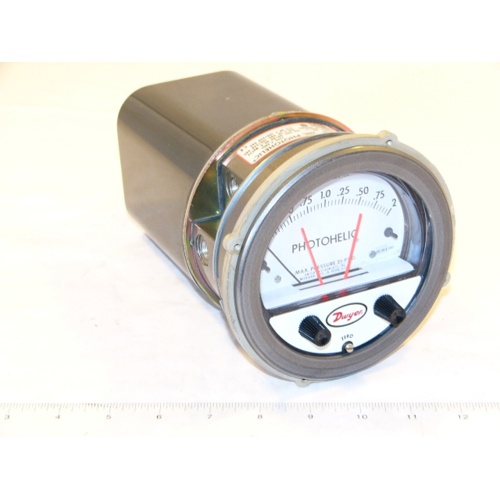 Dwyer A3002 Photohelic Pressure Switch/Gage, 0-2.0″ W.C., 1/8″ FNPT, 4″ Dial