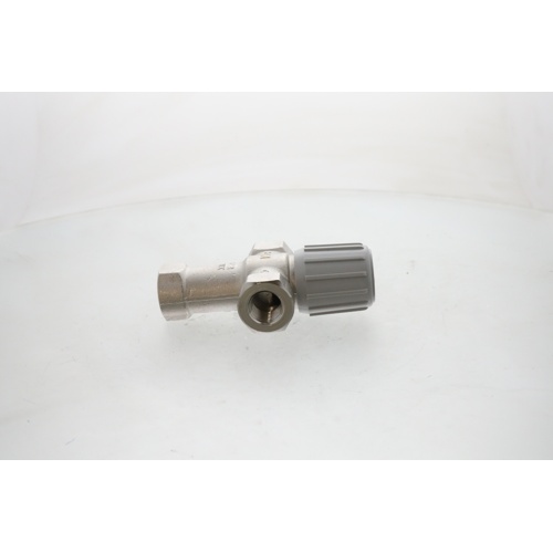 Resideo AM100C-1LF 70/120°F 1/2″ Thermostatic Mixing Valve for Heating