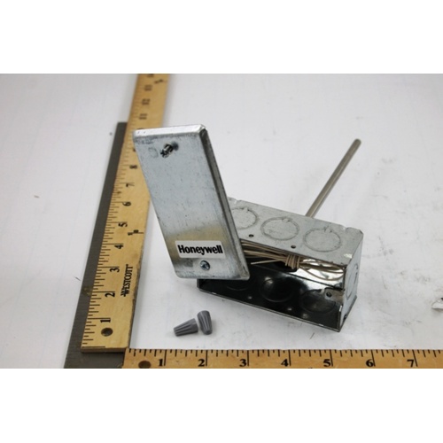 Honeywell C7023D2001 NTC Type III 10K Ohm Immersion Temperature Sensor