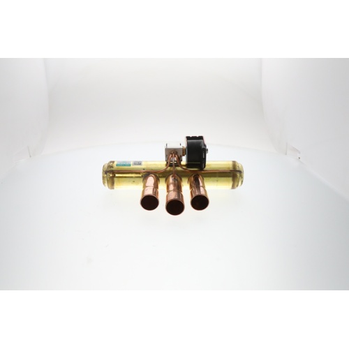 York S1-025-42730-000 1/2″ x 7/8″ ODF 24V Reversing Valve