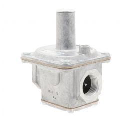 Maxitrol R600S-1-CSA 1" Gas Regulator 1/2" Inlet 3-6" WC Standard CSA Spring